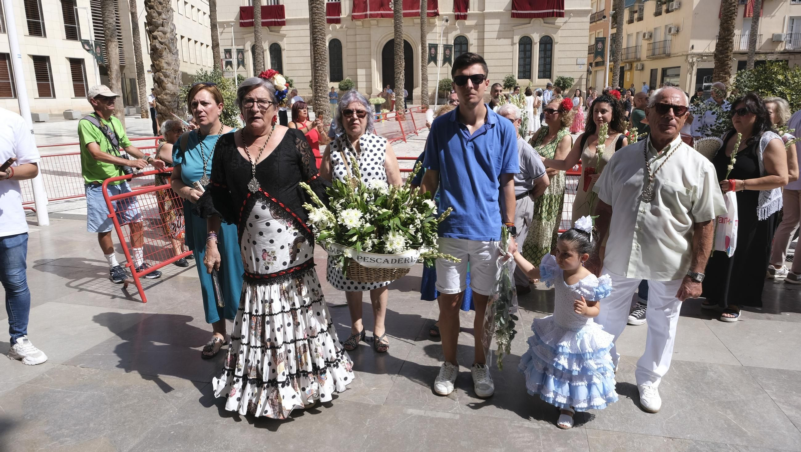 Ofrenda floral a la Virgen del Mar en la Feria de Almería 2024, en imágenes