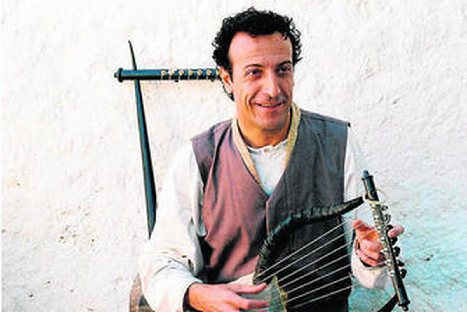 Luis Paniagua que cierra la primera Bienal.