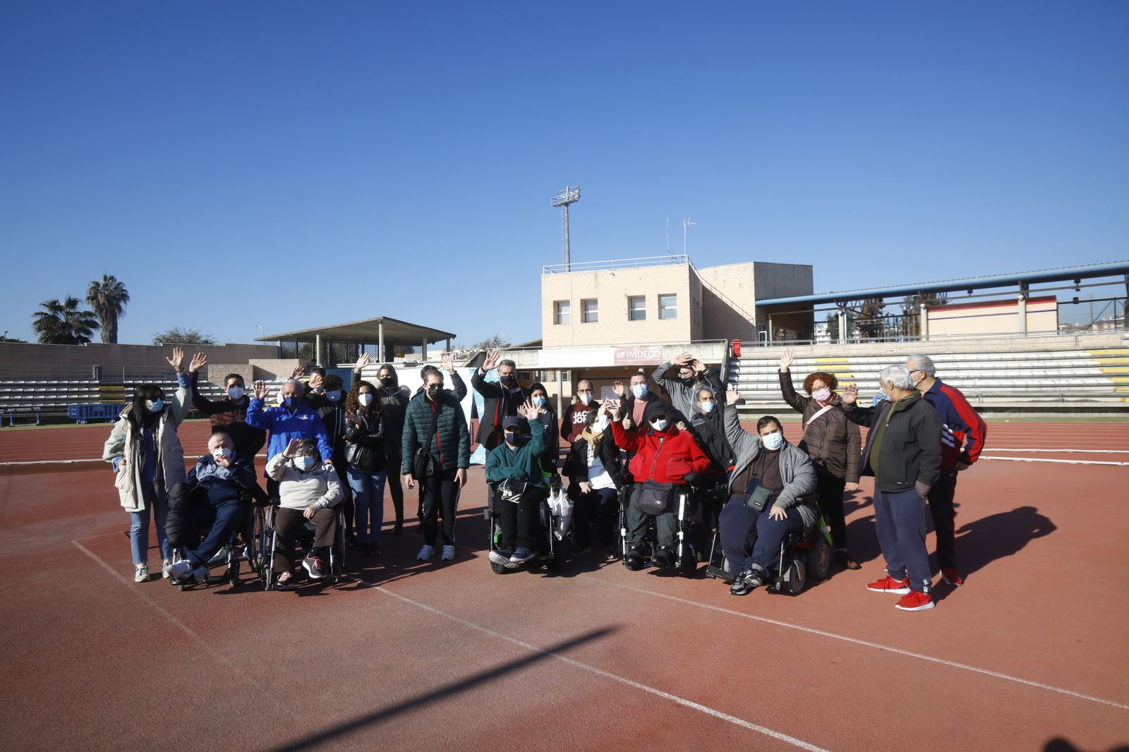 Participantes  de la jornada en las instalaciones deportivas de El Fontanar.