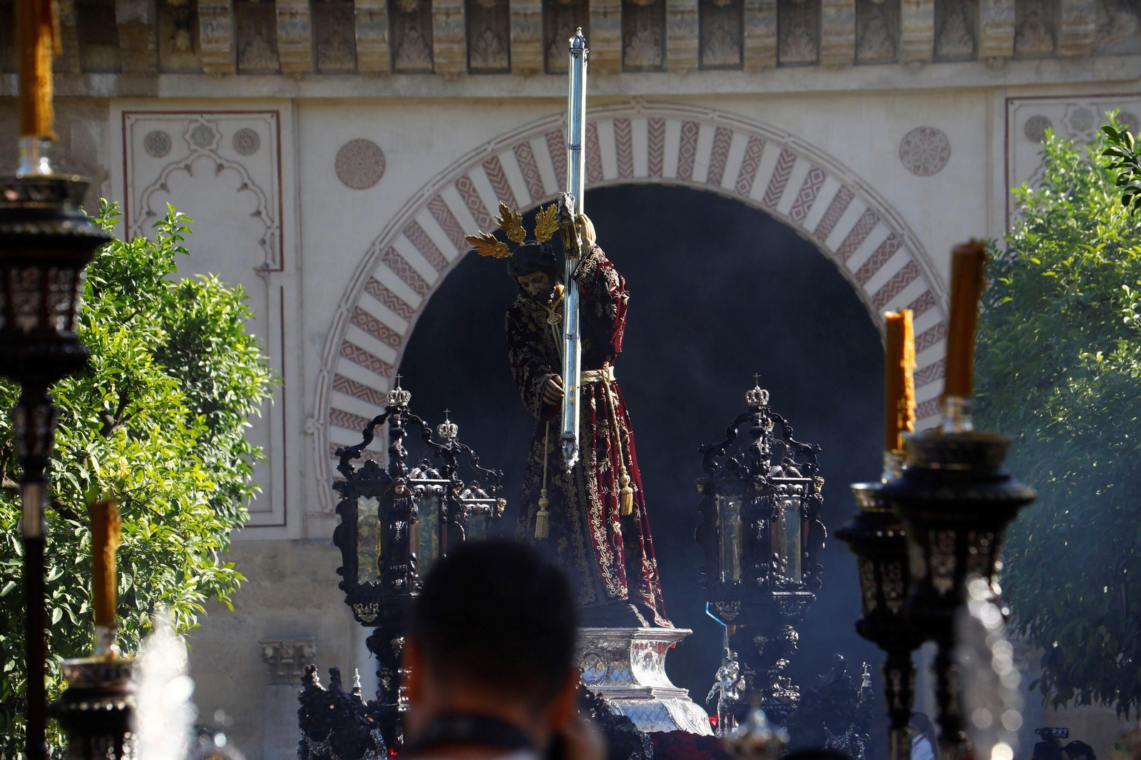 Las mejores fotos de los traslados de regreso de las hermandades tras el Magno Vía Crucis de Córdoba