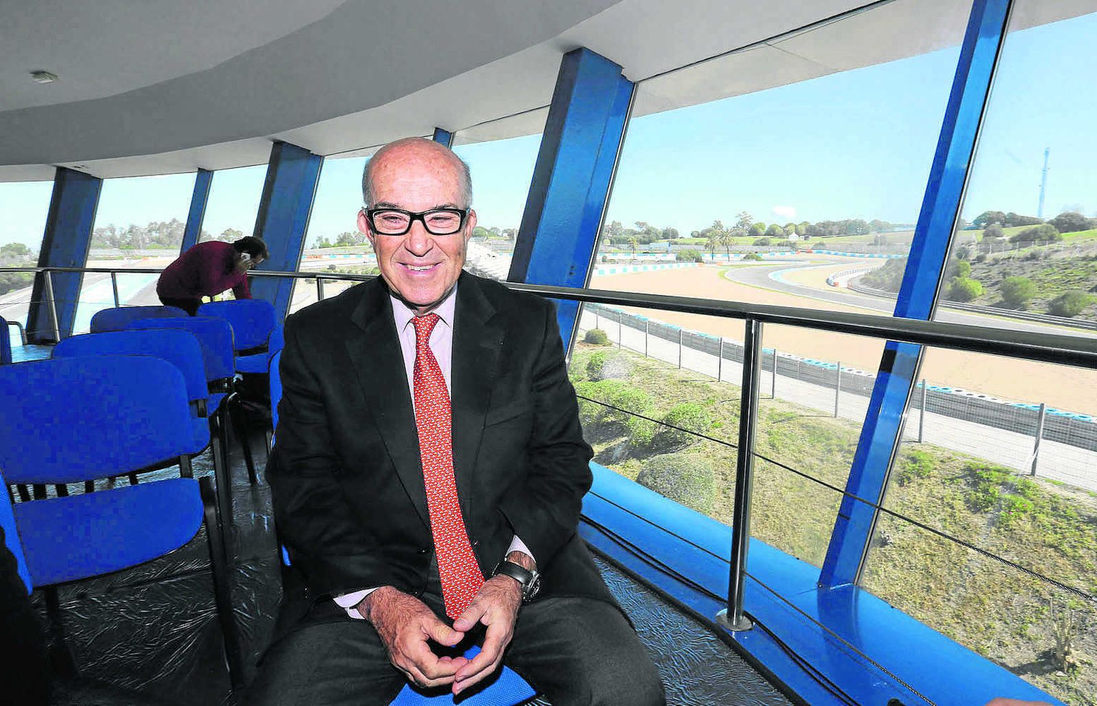 Carmelo Ezpeleta, en el 'ovni' del Circuito de Jerez-Ángel Nieto.