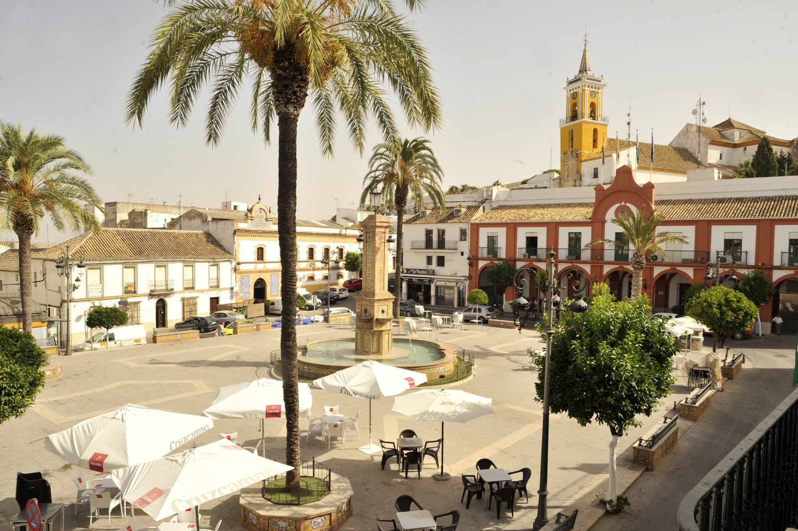 Una vista de la plaza de Villamartín.