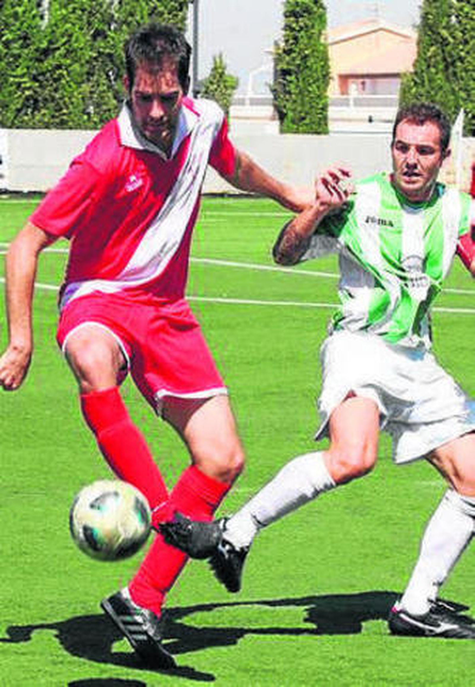 Enrique controla el cuero.