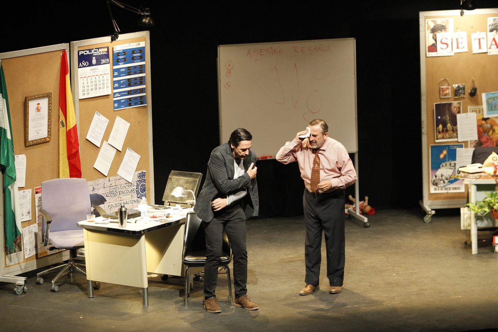 Fotogalería Festival de Teatro de El Ejido. Obra "El Asesino de la Regañá". Teatro Municipal de El Ejido