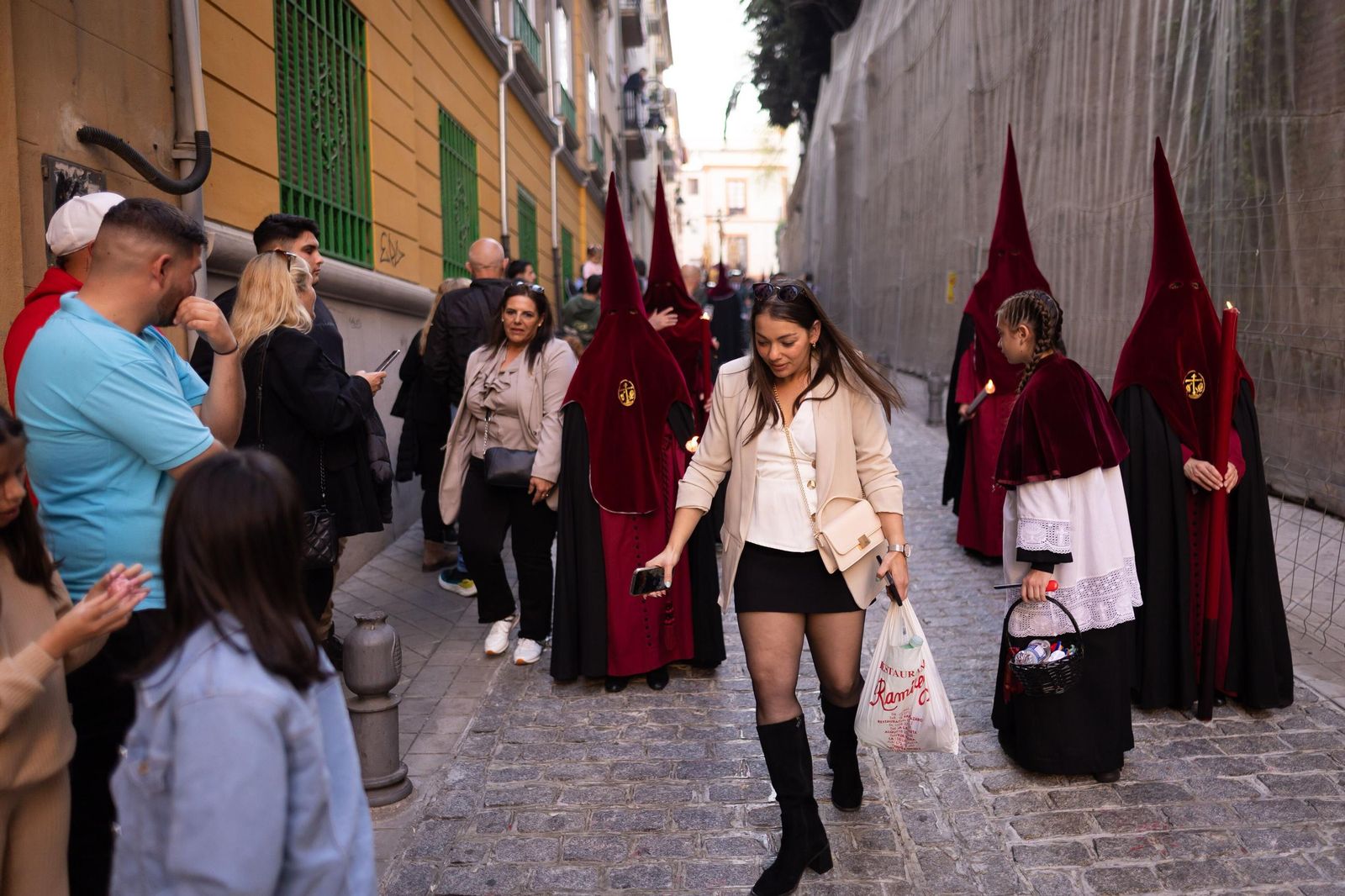 Las mejores fotografías de la Hermandad de los Favores en la Cuesta de Aixa 2025