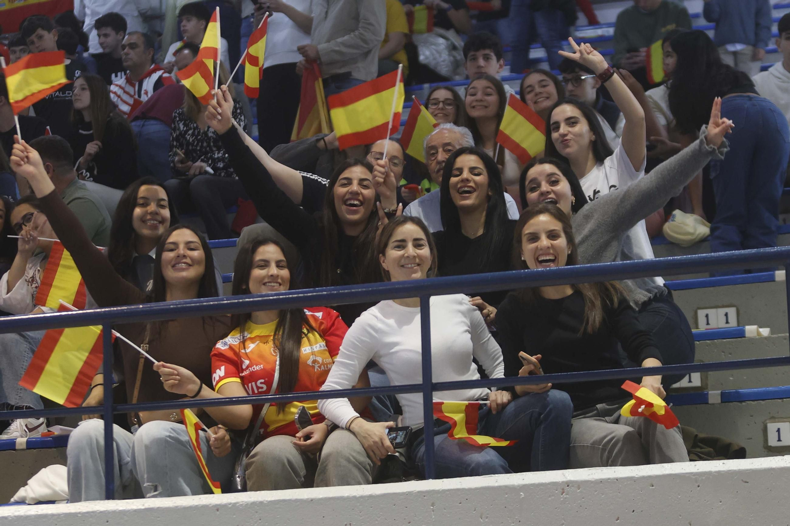 Búscate durante el España - Croacia de balonmano en Algeciras