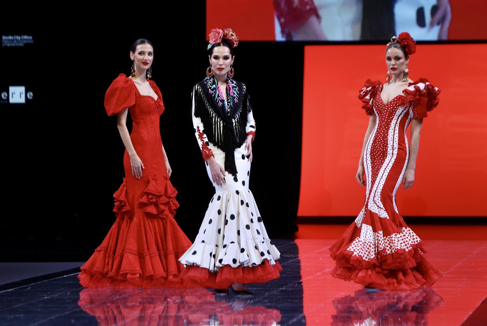 Desfile de Inma Castrejón en SIMOF 2024, todas las fotos