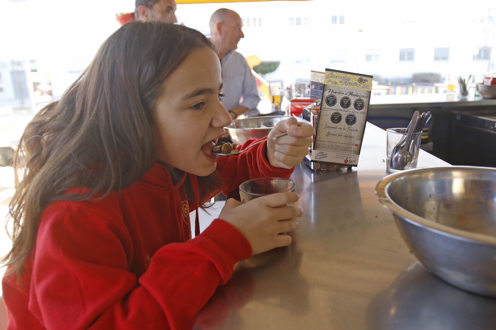 El puesto de caracoles de Noreña, en fotos