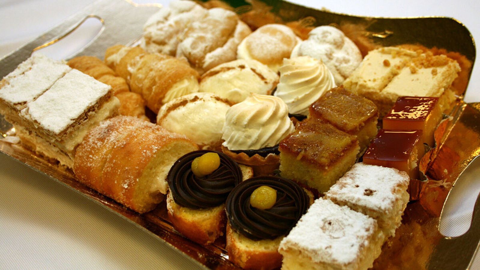 Pasteles surtidos de la Confitería La Victoria de Moguer
