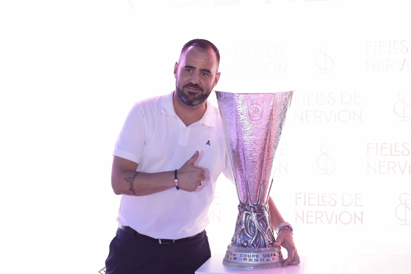 Búscate en las fotos del acto Fieles de Nervión