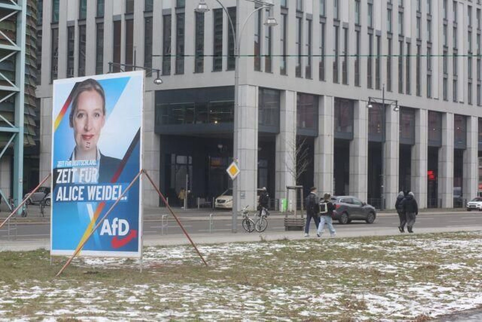 ¿Salvar al pueblo del pueblo?