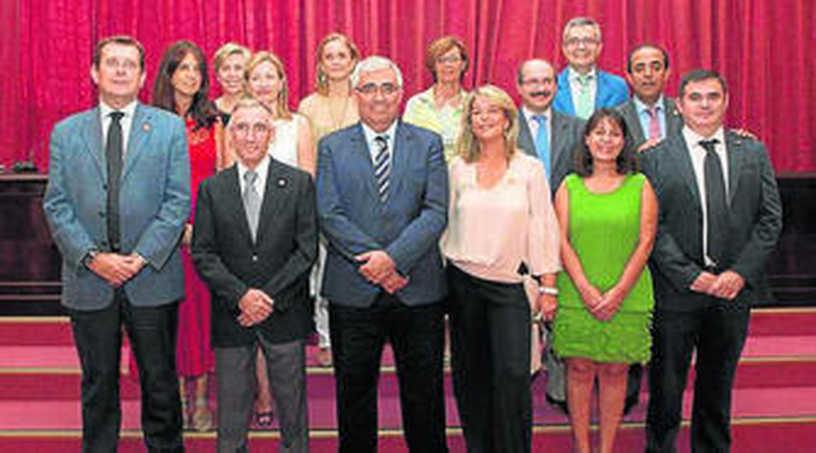 Ramírez de Arellano junto al resto de miembros del consejo de gobierno.