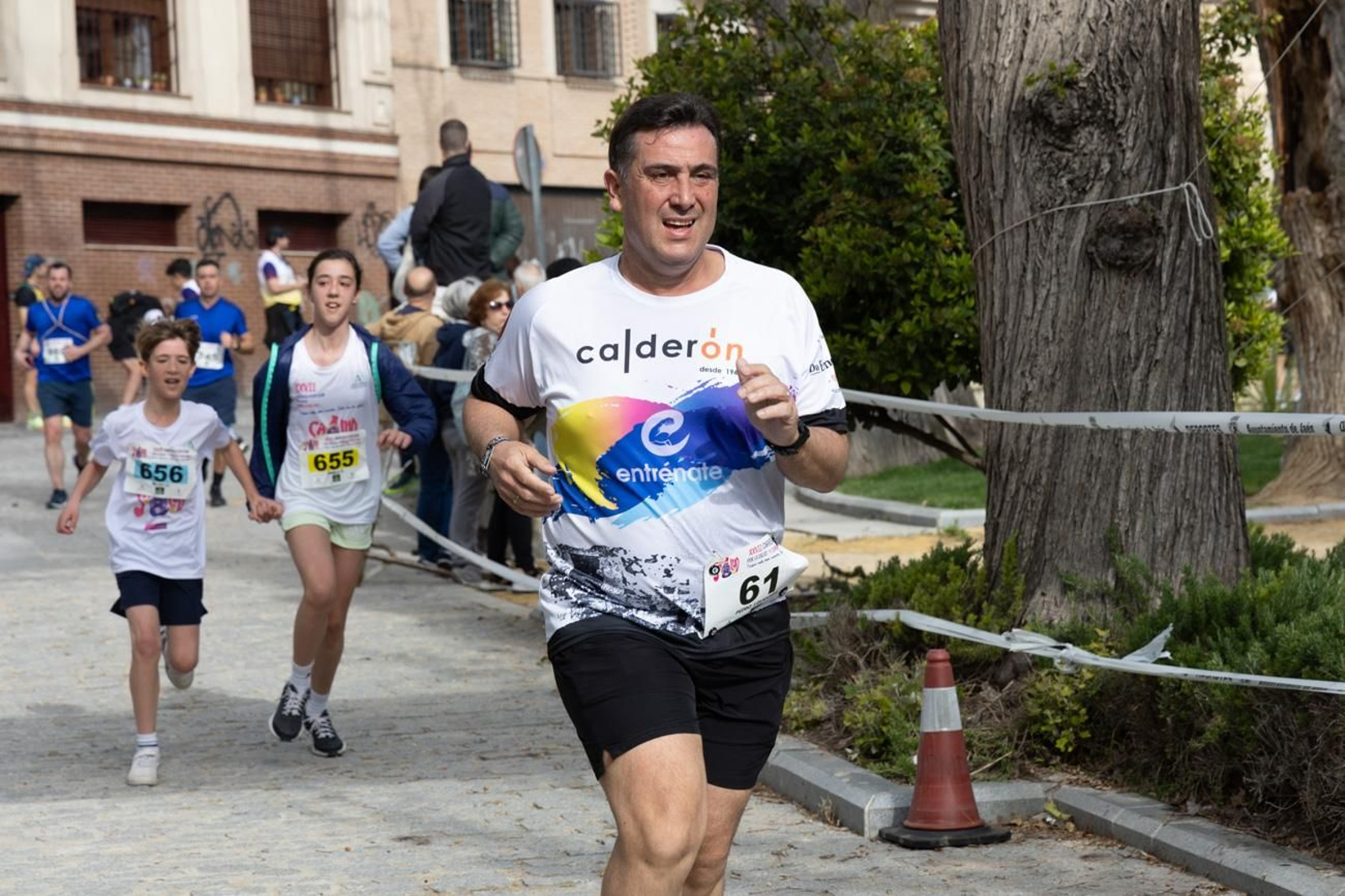 Más de 2.100 participantes corren  para promover la salud en Jaén, en imágenes (2)