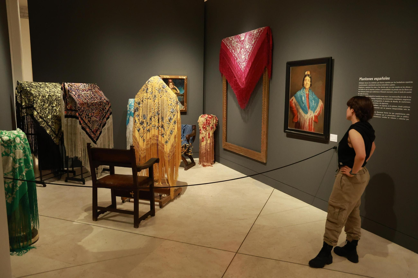 La nueva exposición de Mantones de Manila de la colección Perraut, en imágenes