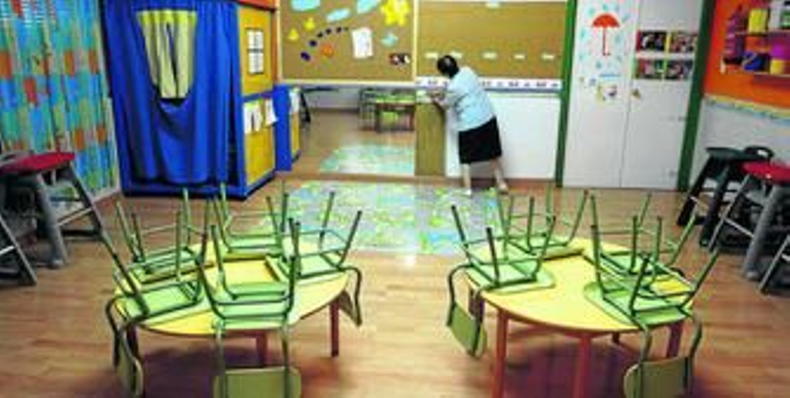 Las guarderías hacen limpieza general antes de abrir sus puertas.