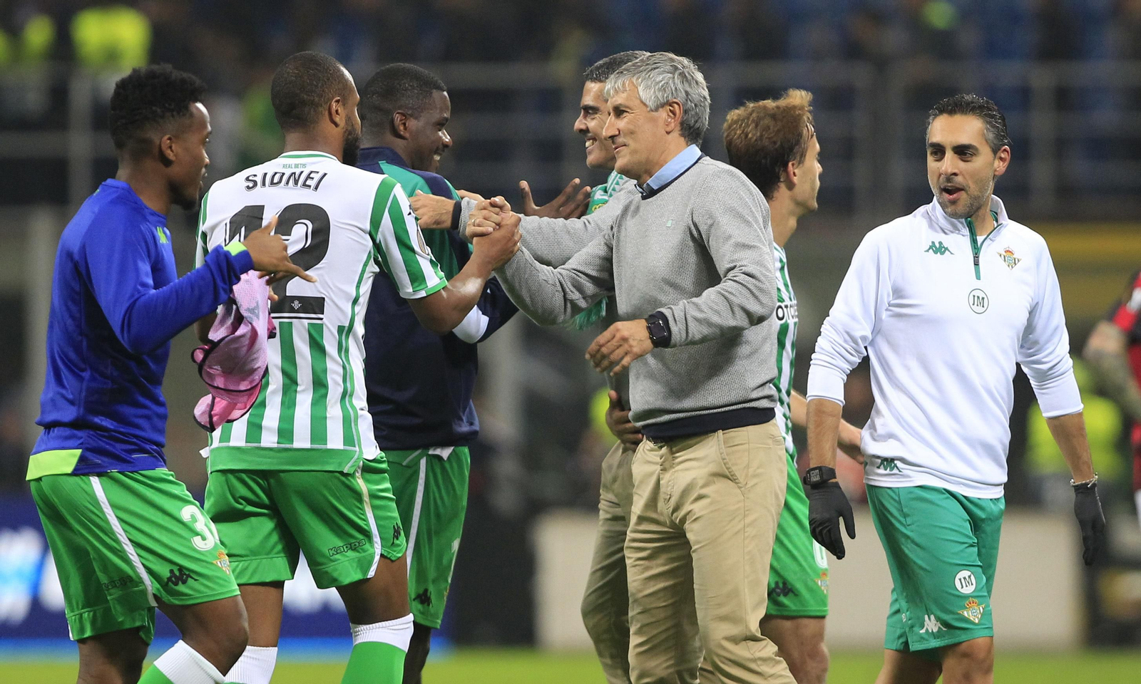 El Milan-Betis, en imágenes