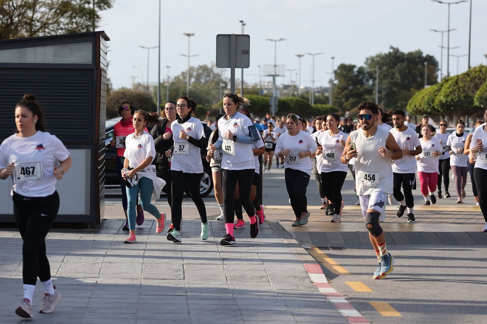La Carrera Solidaria por el Día de la Mujer McArthurGlen, en fotos