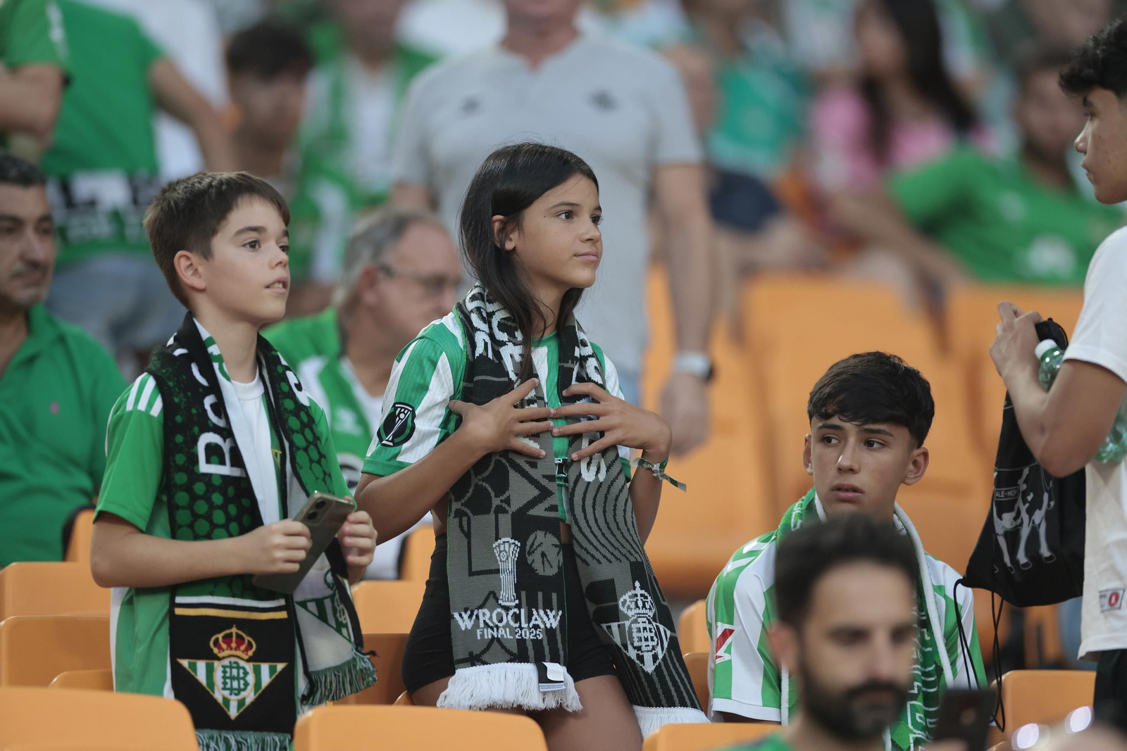 Búscate en las fotos del Betis - Alavés