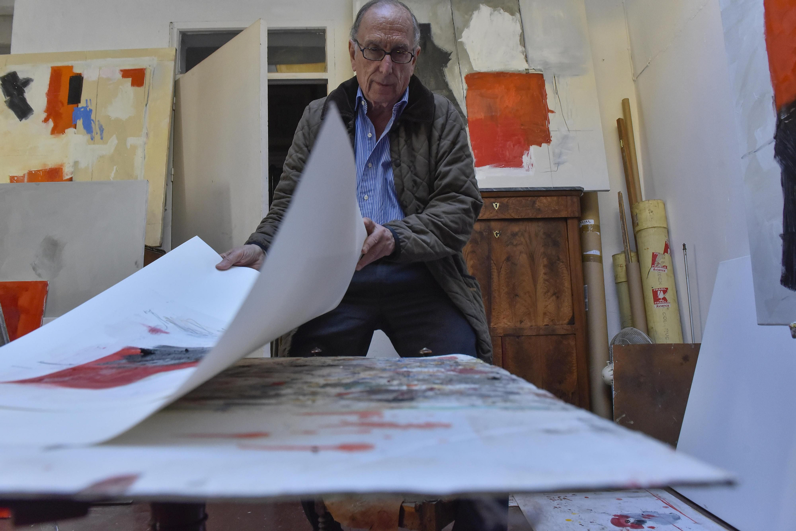 En el estudio de Manuel Salinas. In memoriam