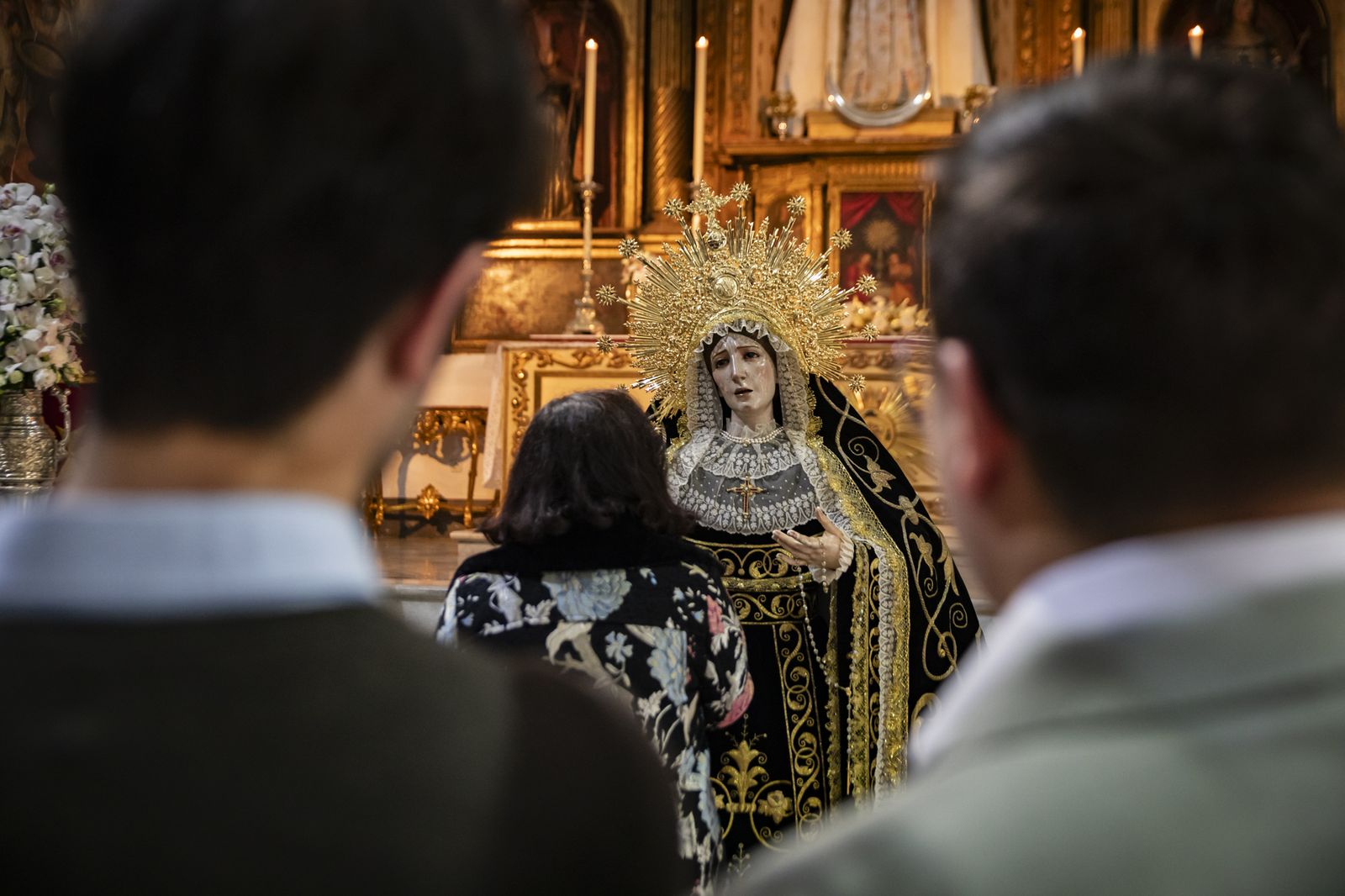 Las imágenes de los besapiés y besamanos del tercer Domingo de Cuaresma en Jerez: veneraciones del centro a los barrios