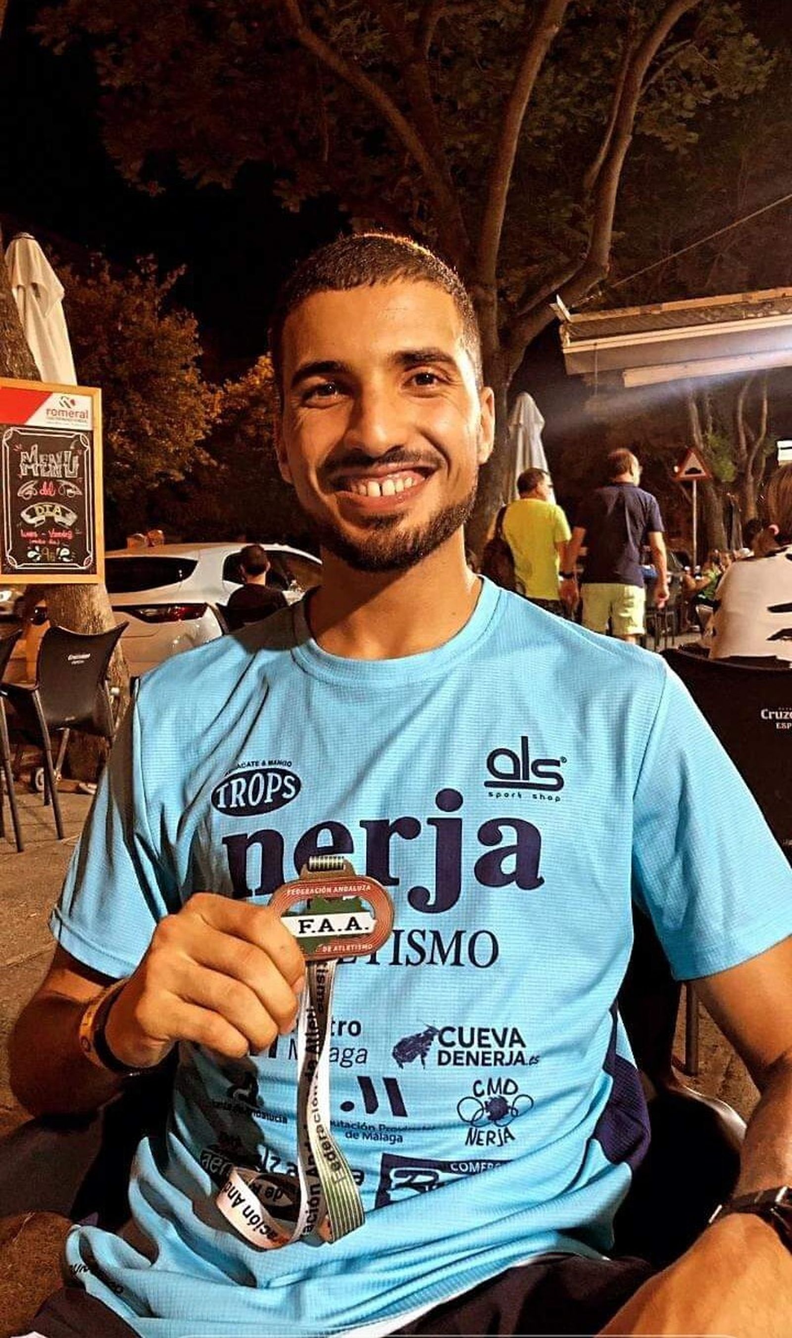 Zakaria dominó con autoridad los 5.000 metros y ganó la medalla de oro.