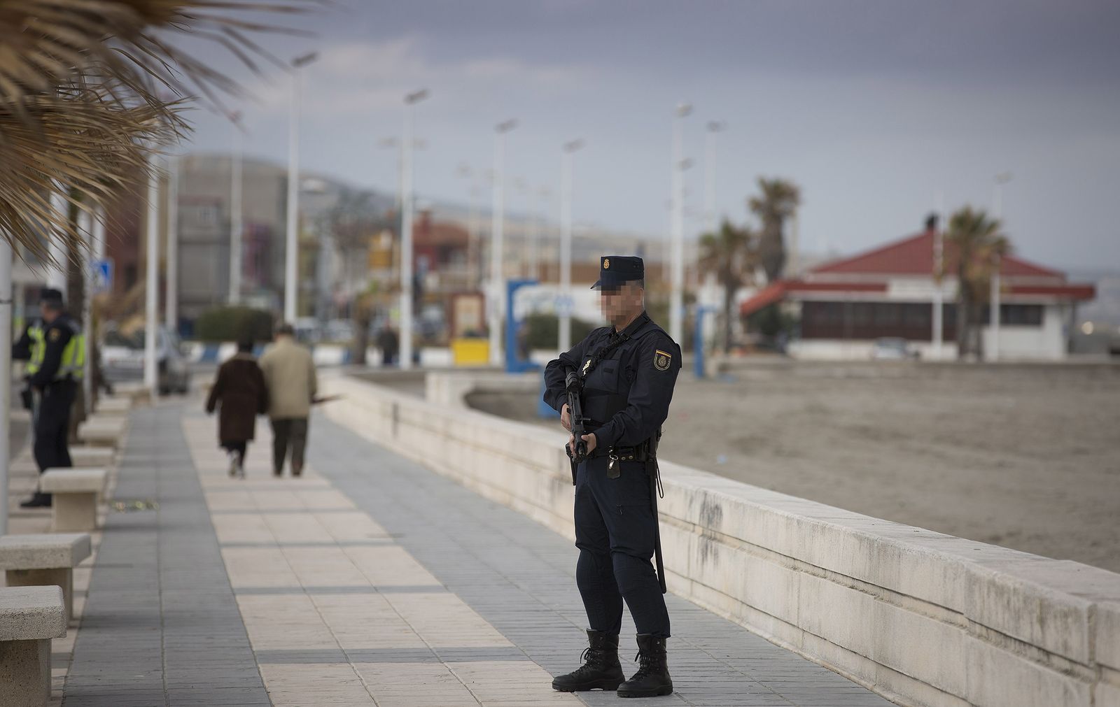 Recorrido en un patrullero de la Policía Nacional a las zonas del narcotráfico en el campo de Gibraltar, en imágenes