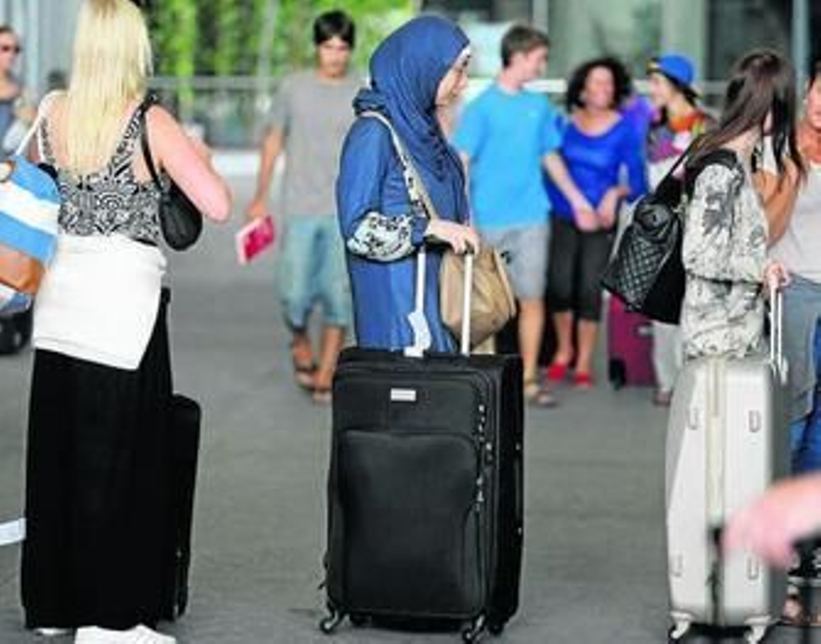 Turistas en el aeropuerto de Málaga.