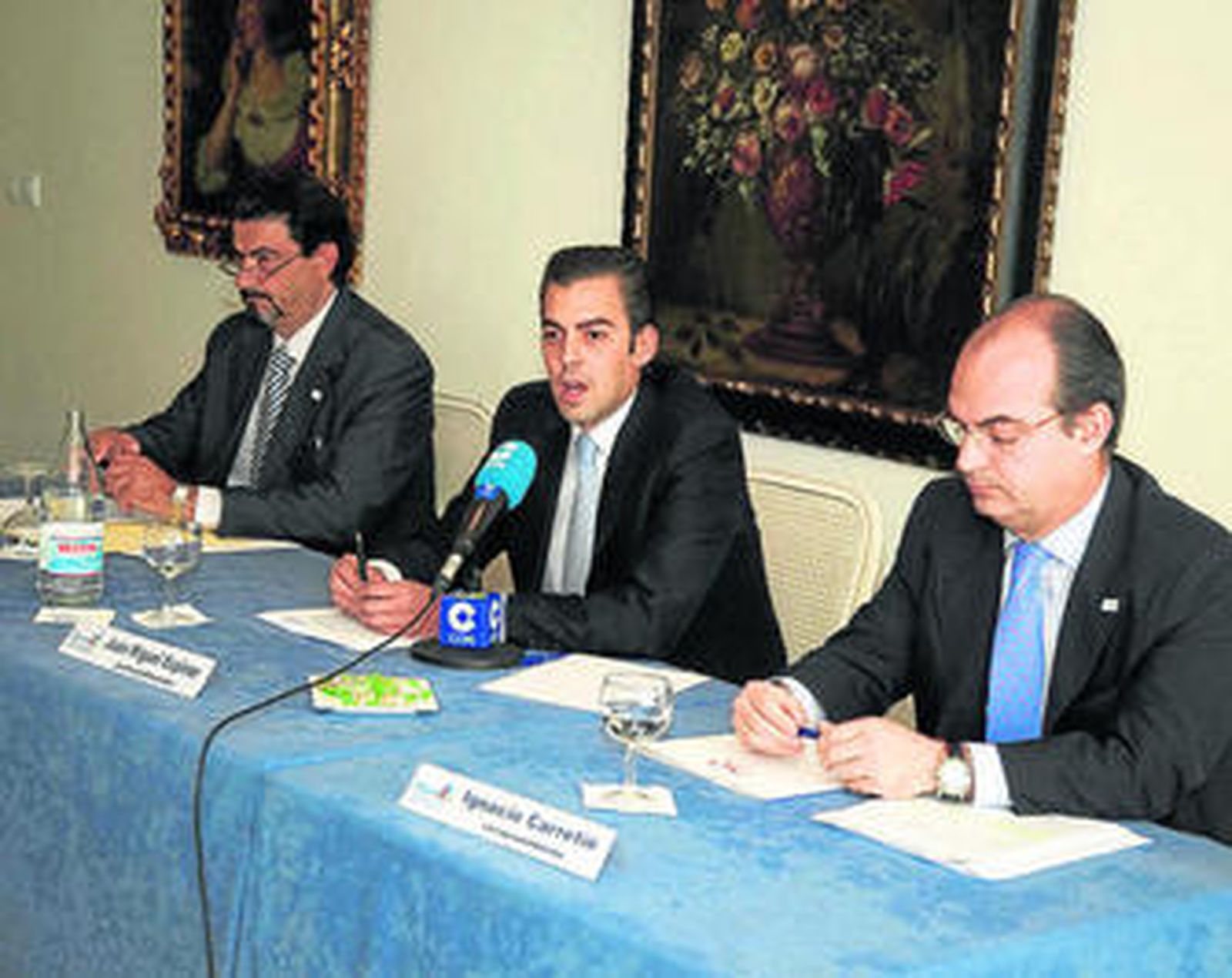 De izquierda a derecha, Pedro Puente de las Torres, Juan Miguel Espinar y José Ignacio Carretié.