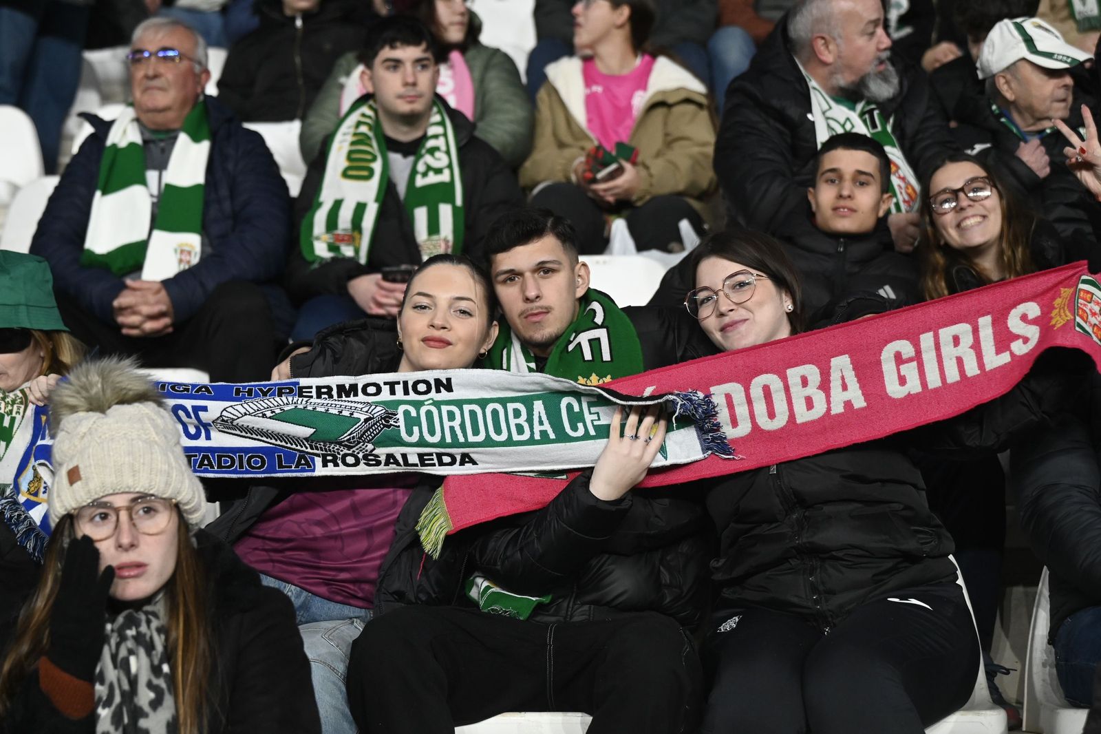 Las fotos del espectacular ambiente en El Arcángel en el derbi andaluz entre Córdoba CF y Málaga
