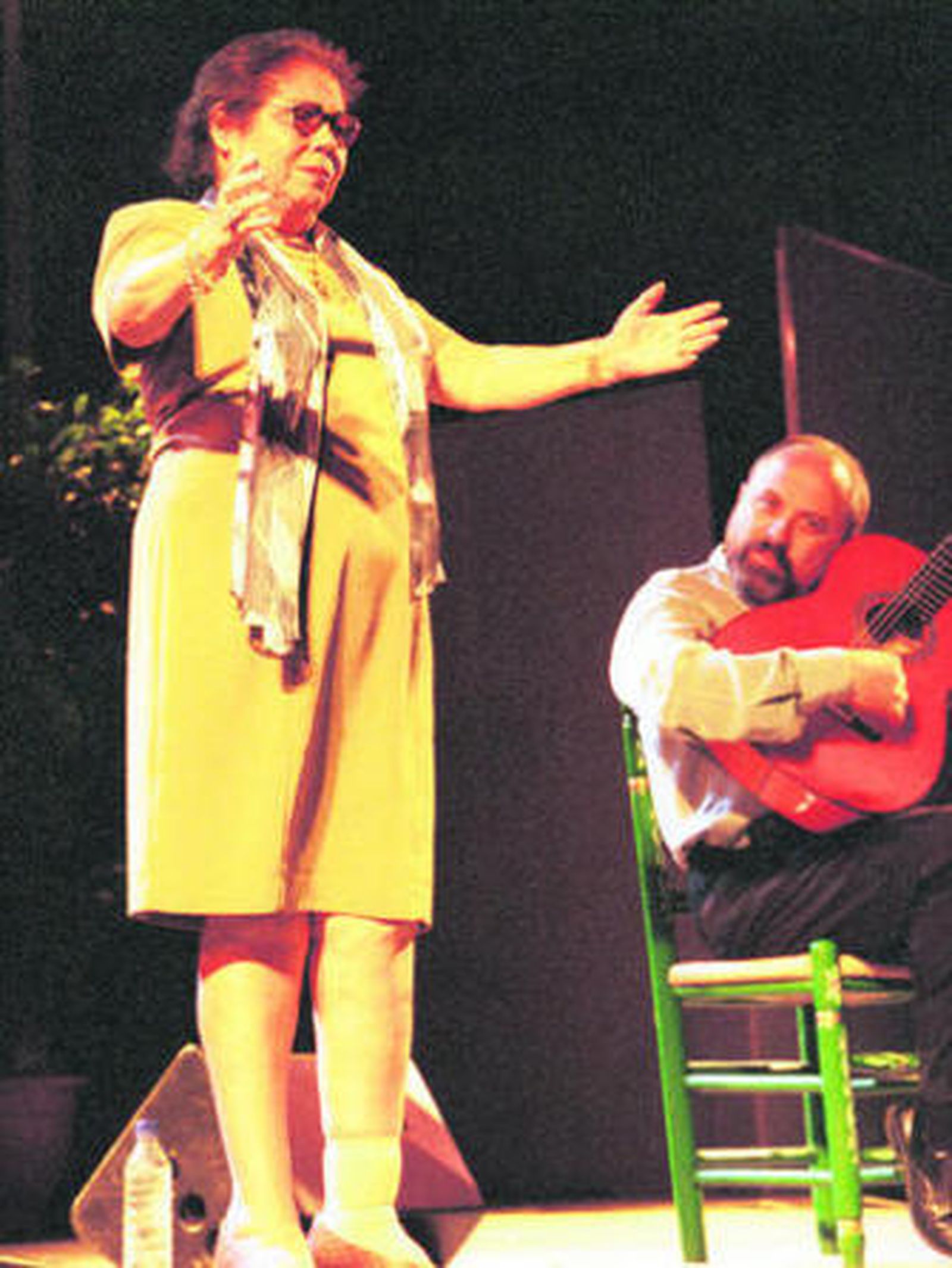 Bernarda de Utrera, en una actuación en la Bienal en 2000.