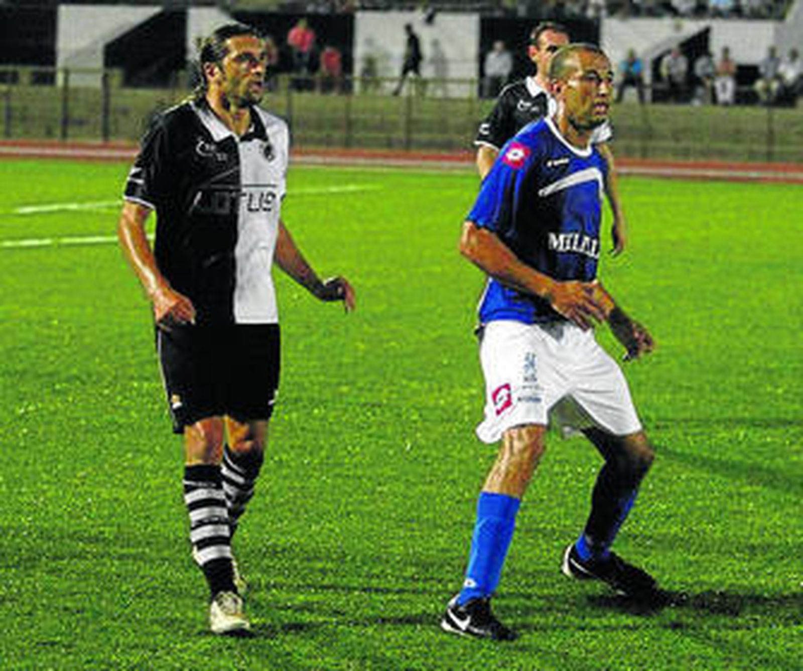 Dos incombustibles, Chota (d) y el balono Alberto Merino.