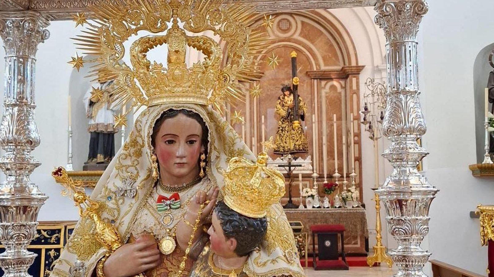 La Virgen de la Peña junto a Jesús Nazareno