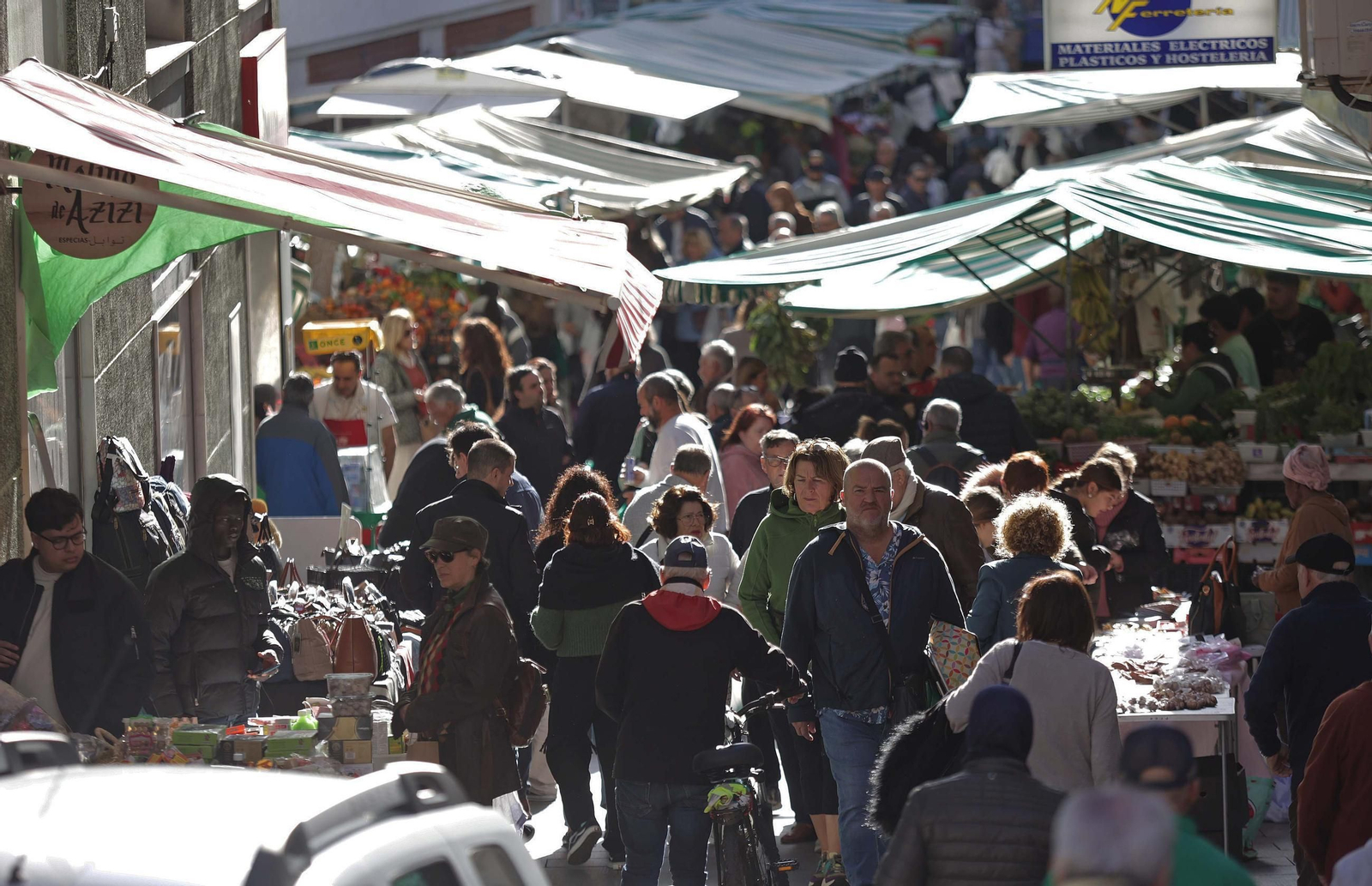 Fotos de las últimas compras en Algeciras para la cena de Nochebuena