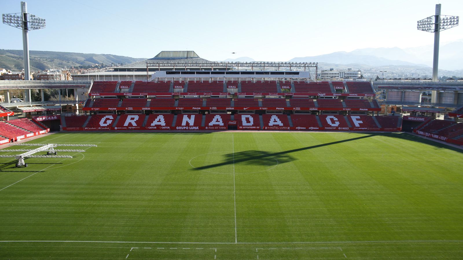 Todo hace indicar que hasta el próximo año Los Cármenes no acogerá un duelo con público.