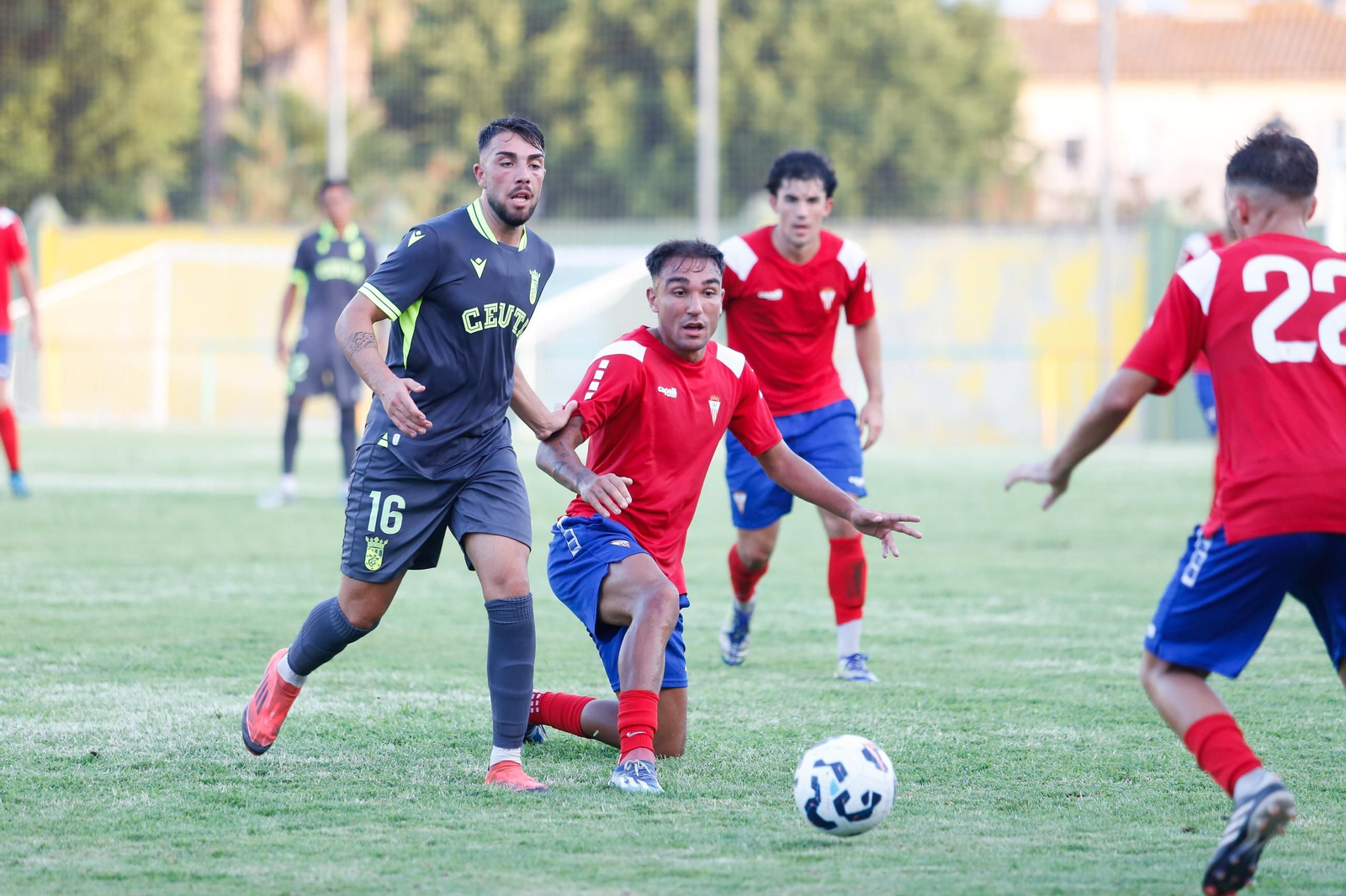 Las fotos del triangular en el estadio Carlos Piña de Los Barrios con el Algeciras CF y el Ceuta B