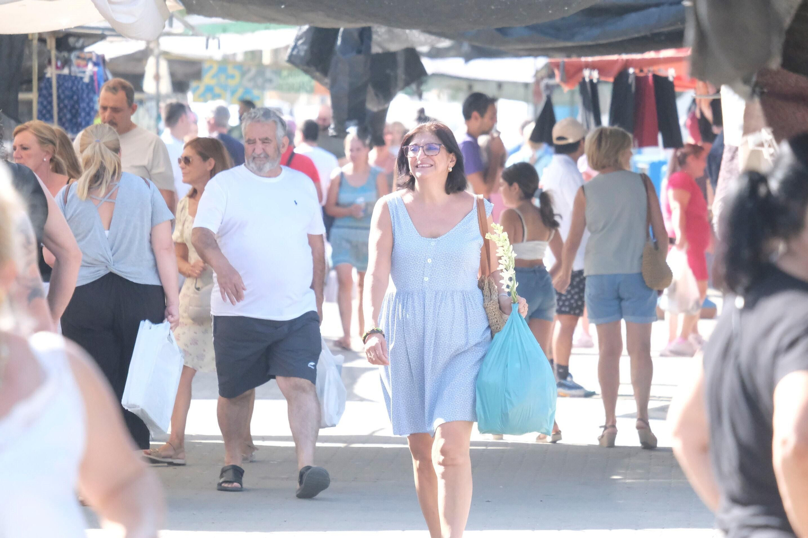 Un paseo en fotografías por el mercadillo de El Arenal un día de agosto Un paseo en fotografías por el mercadillo de El Arenal un día de agosto