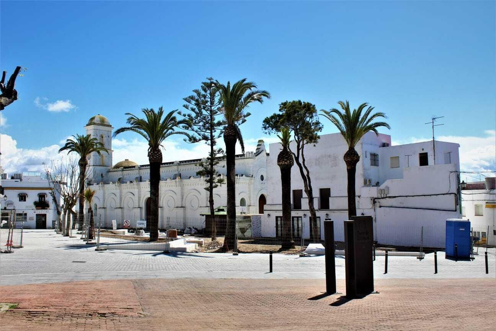 Las desérticas playas de Cádiz por el coronavirus, en imágenes