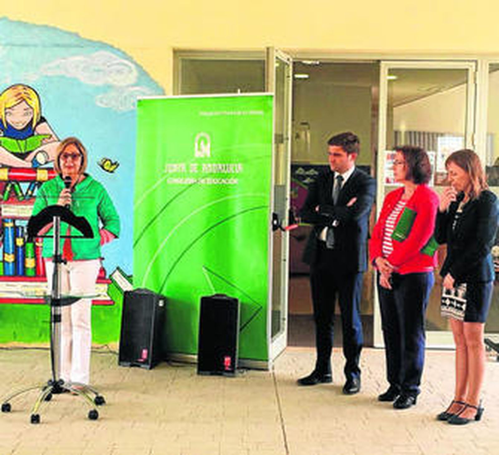 Acto de inauguración del CEIP Gabriel Cara, en abril de este año, con la visita de la consejera de Educación.