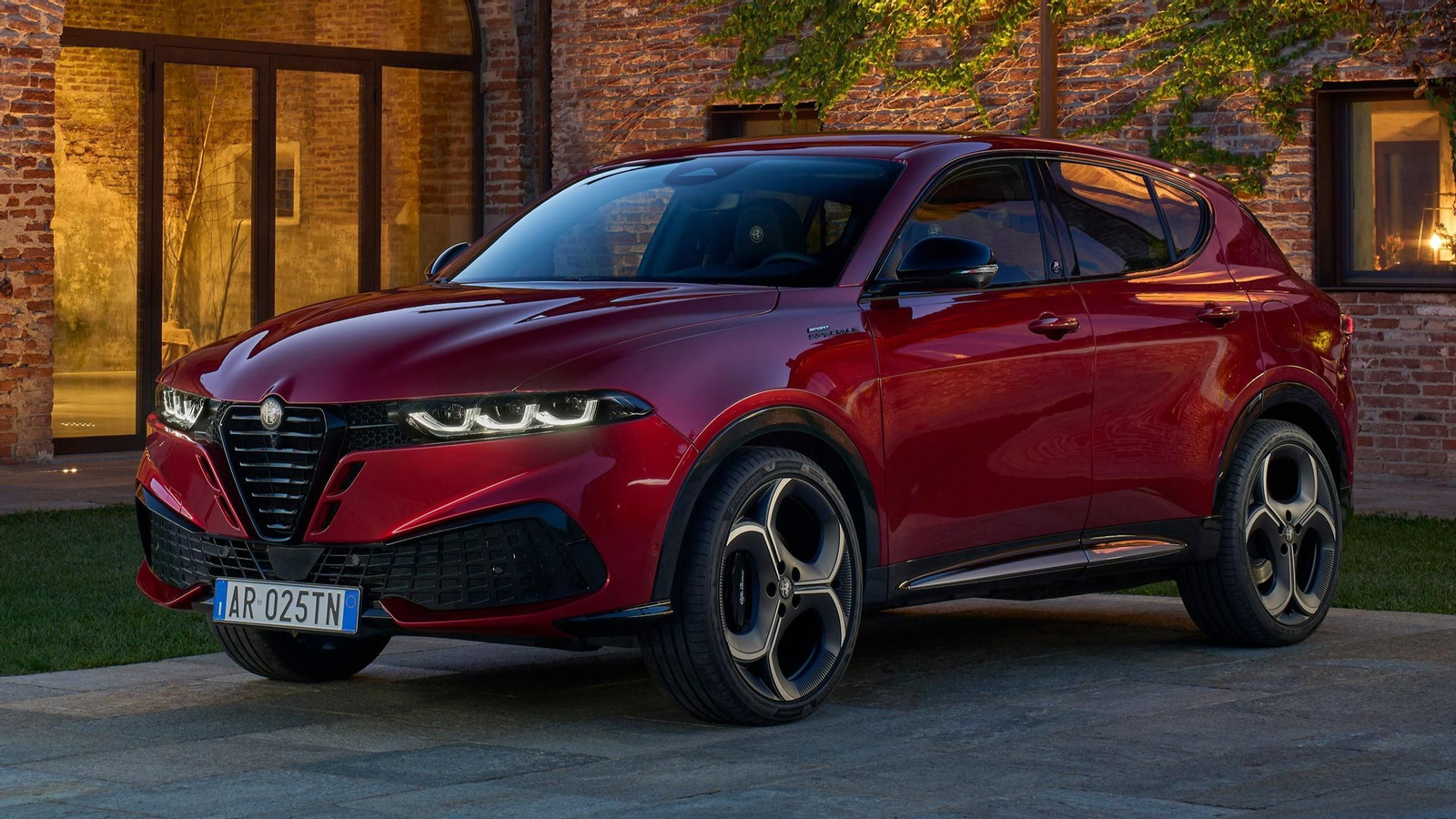 Alfa Romeo viste con un nuevo traje a su modelo con más tirón comercial, el Tonale. Alfa Romeo viste con un nuevo traje a su modelo con más tirón comercial, el Tonale.