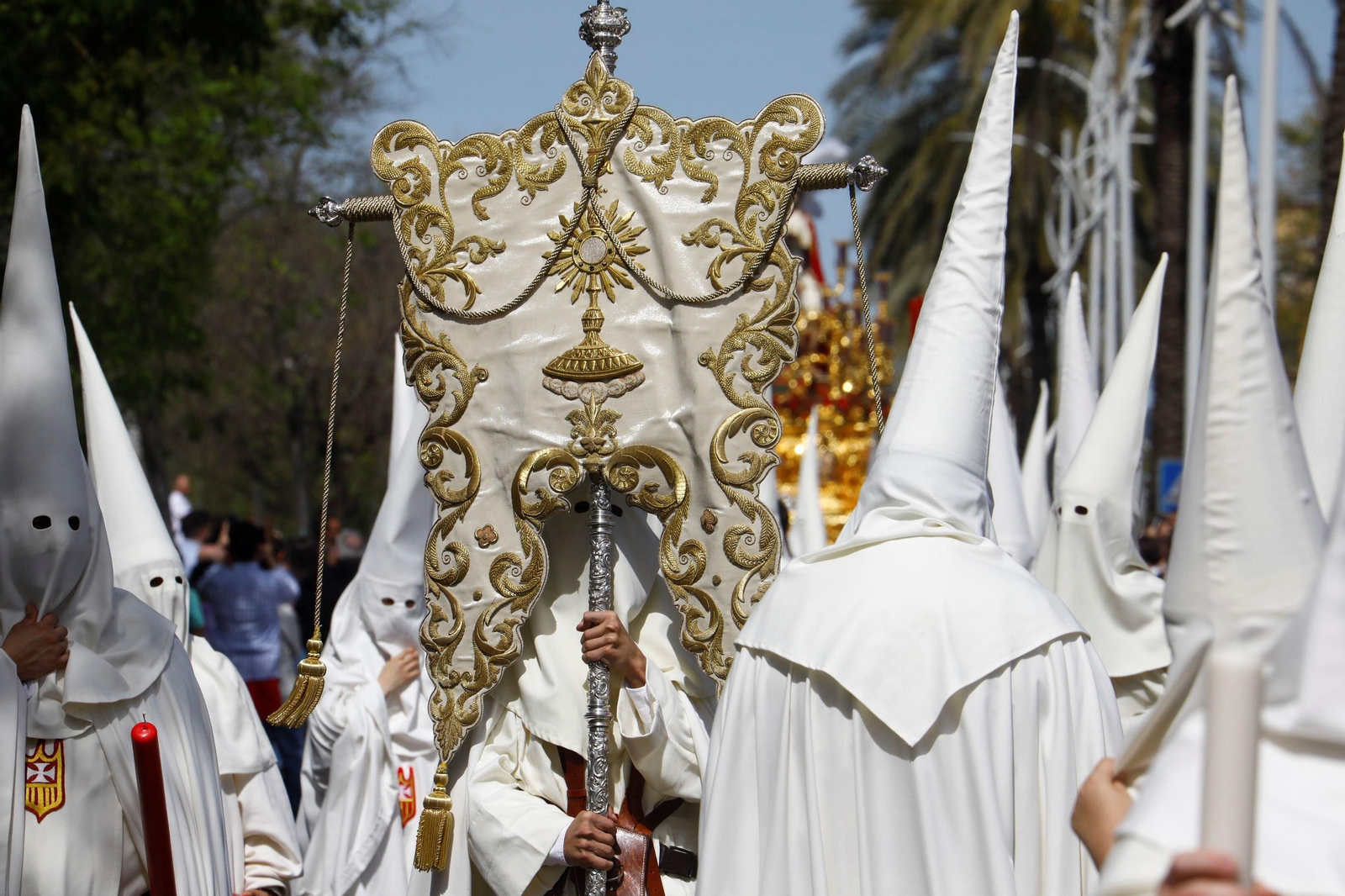 Lunes Santo en Córdoba: la procesión de la Merced, en imágenes