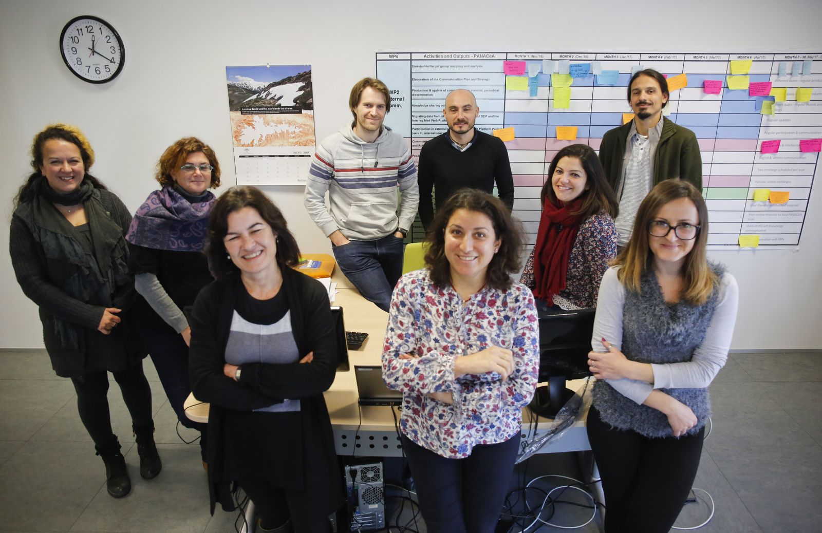 Dania Abdul Malak (en el centro en primera fila) con expertos de su equipo en el ETC-UMA.