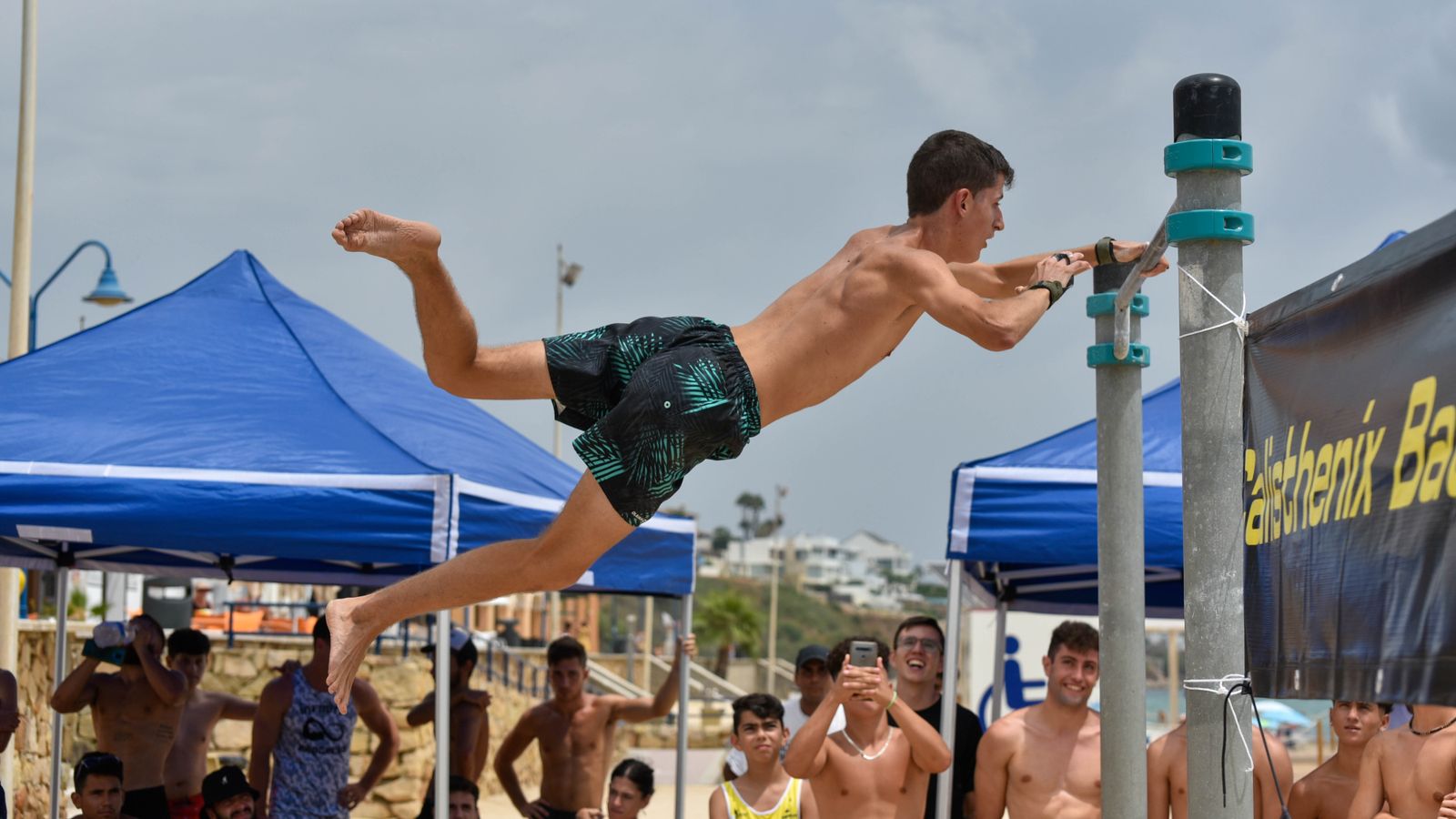 Mañana de calistenia en la playa de Getares