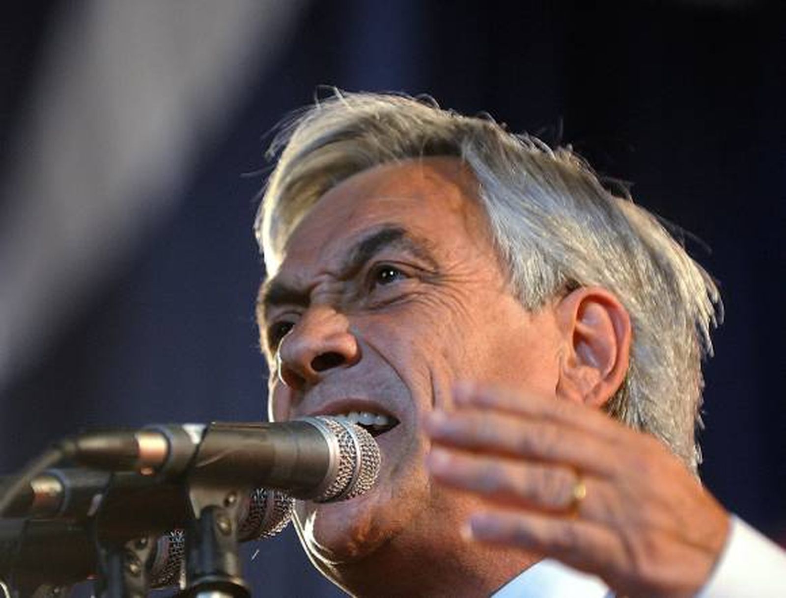 Chile gira a la derecha y elige a Piñera
