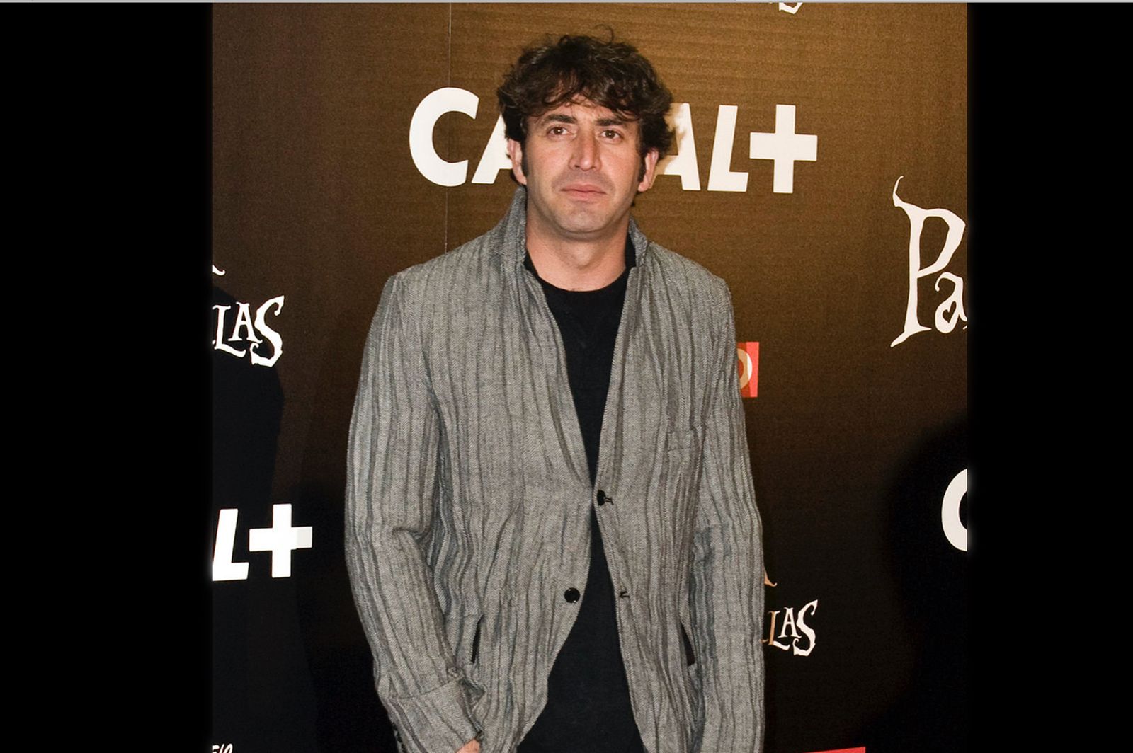 El concurso estaba conducido por el actor y presentador sevillano Antonio Garrido