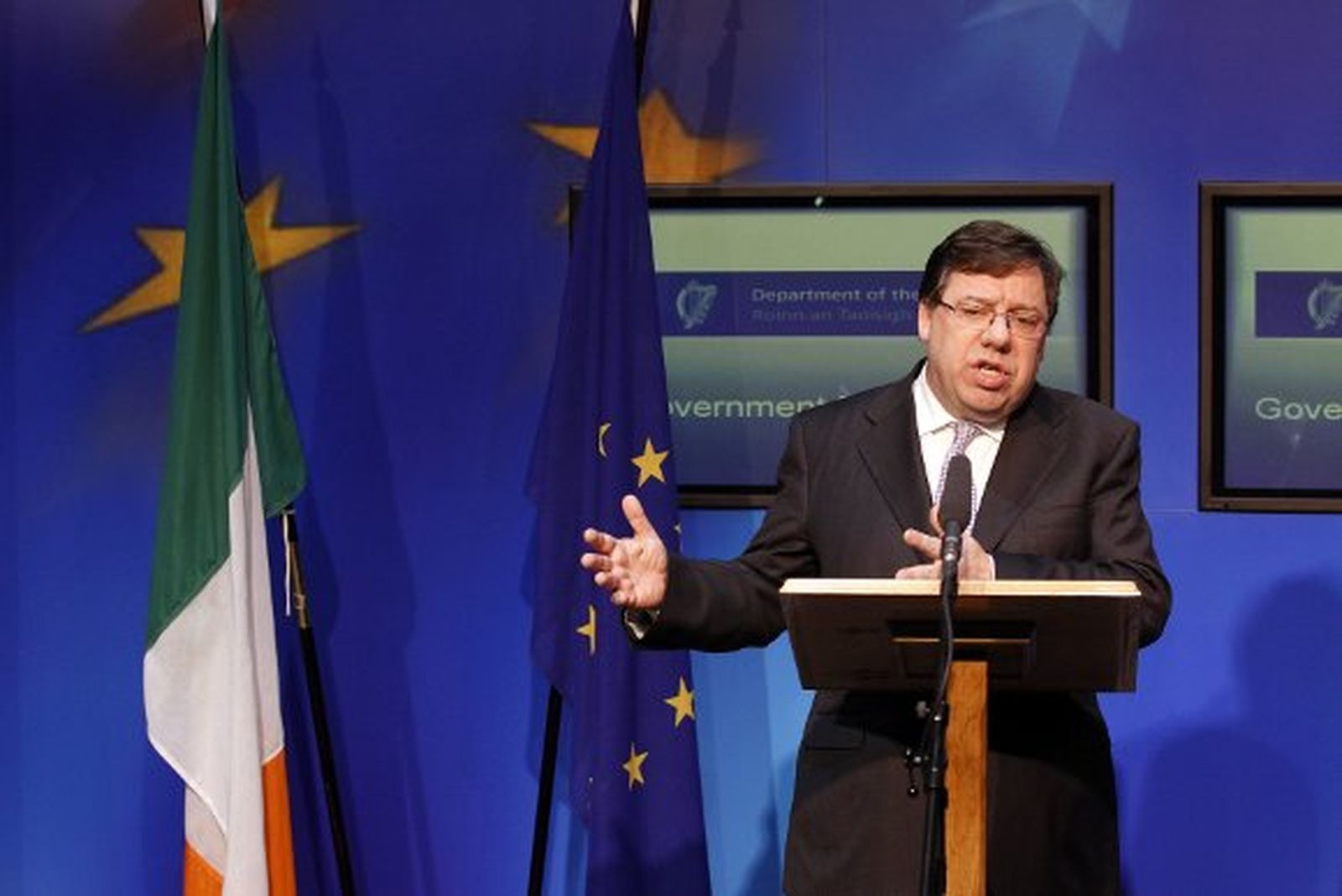 Cowen disuelve el Parlamento irlandés y anuncia su retirada de la política