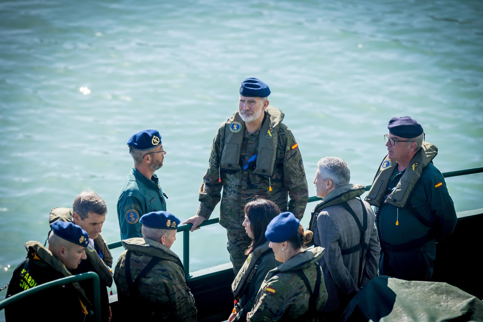 Las imágenes de la visita del Rey a la Guardia Civil de Cádiz