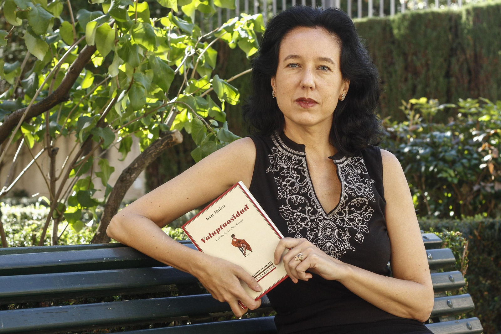 La catedrática de Literatura Española seguirá con su labor docente en la Universidad.