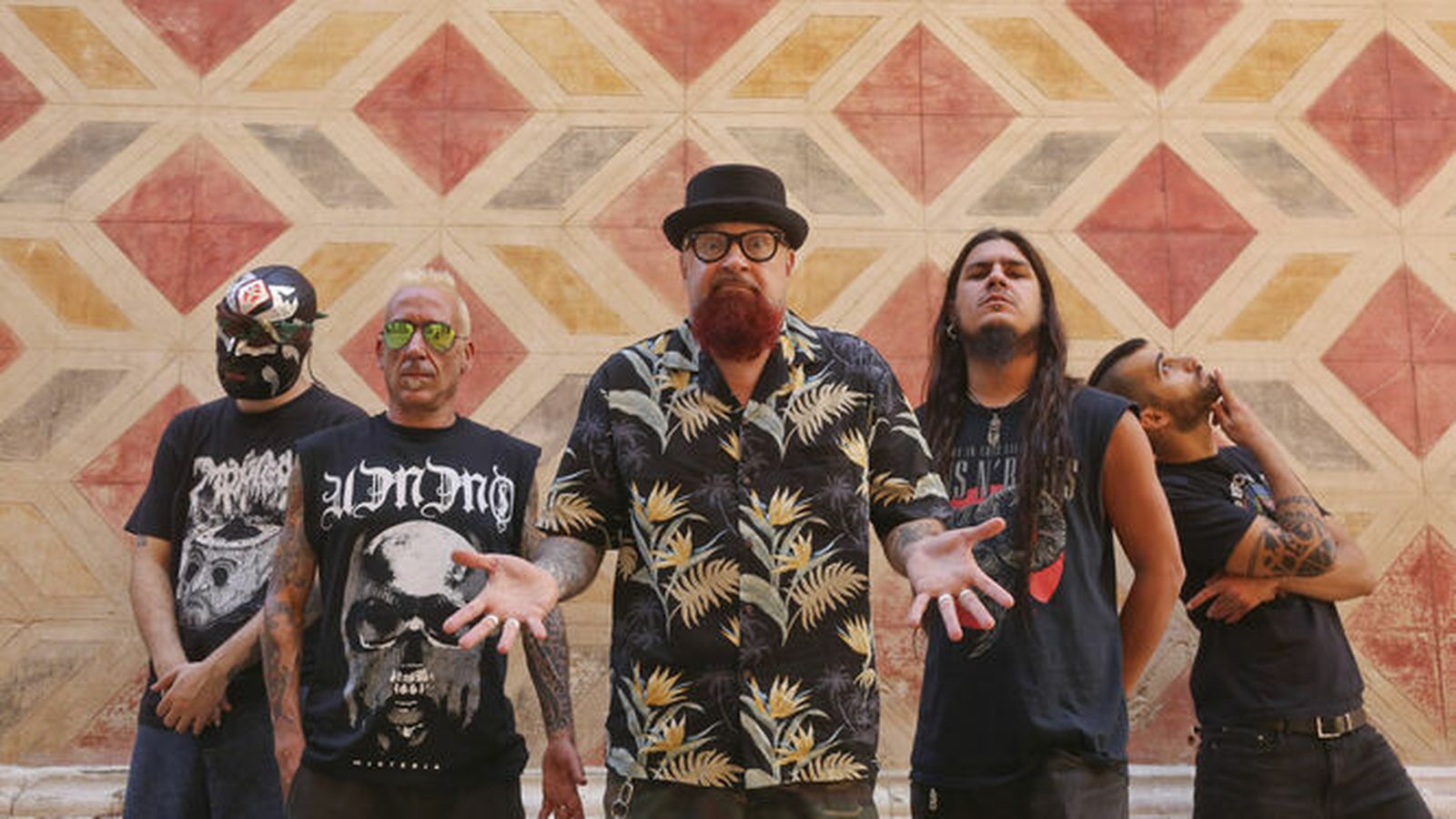 La formación actual de Def con Dos, al completo y con César Strawberry al frente en el centro de Málaga