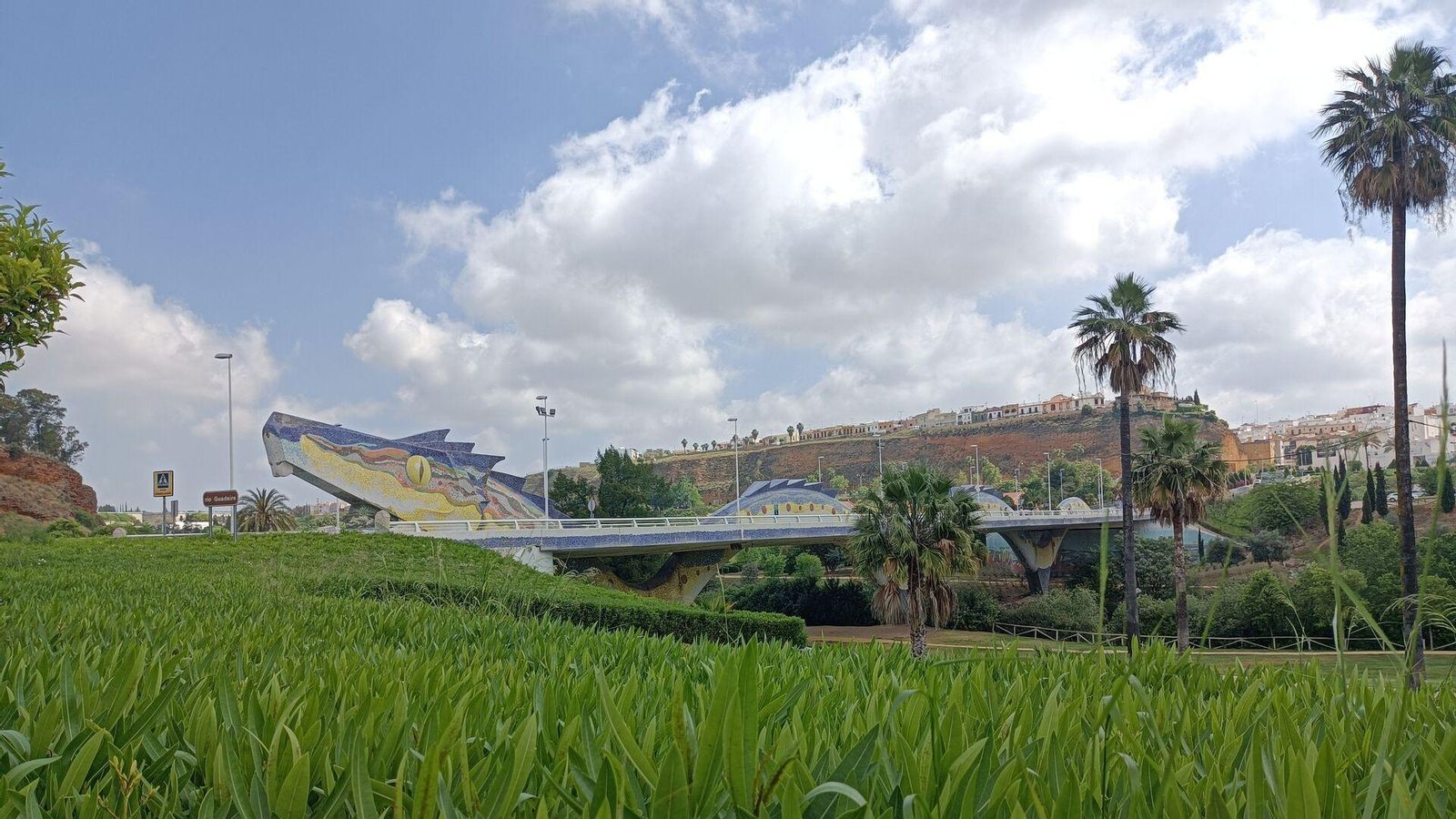 El curioso puente del Dragón de Alcalá de Guadaíra