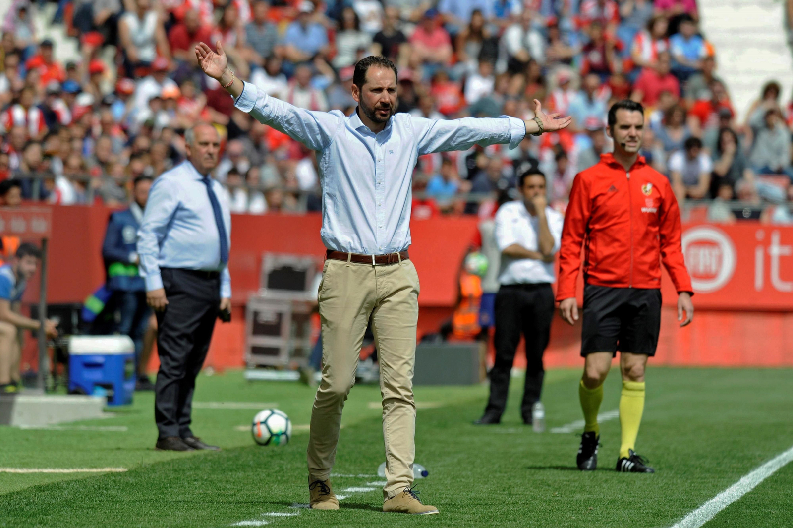 Pablo Machín, durante un partido con el Girona.